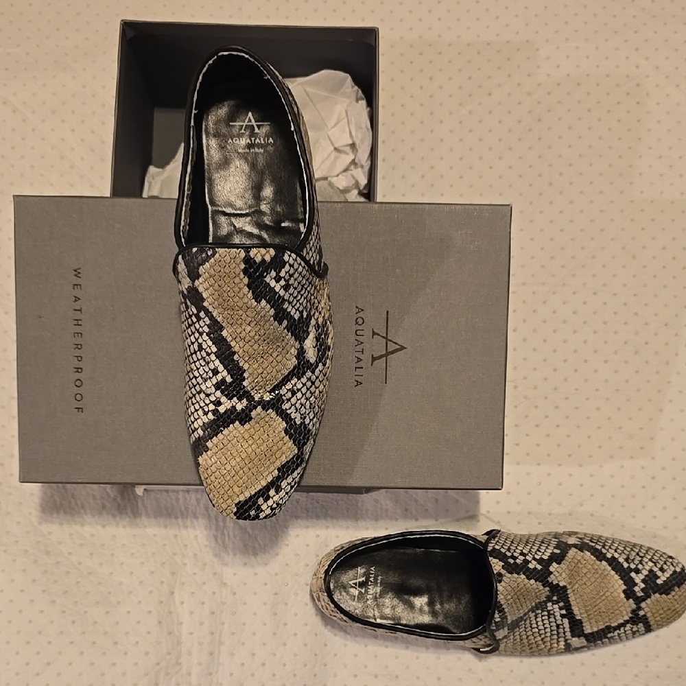 Aquatalia Men's Black and Tan Loafers